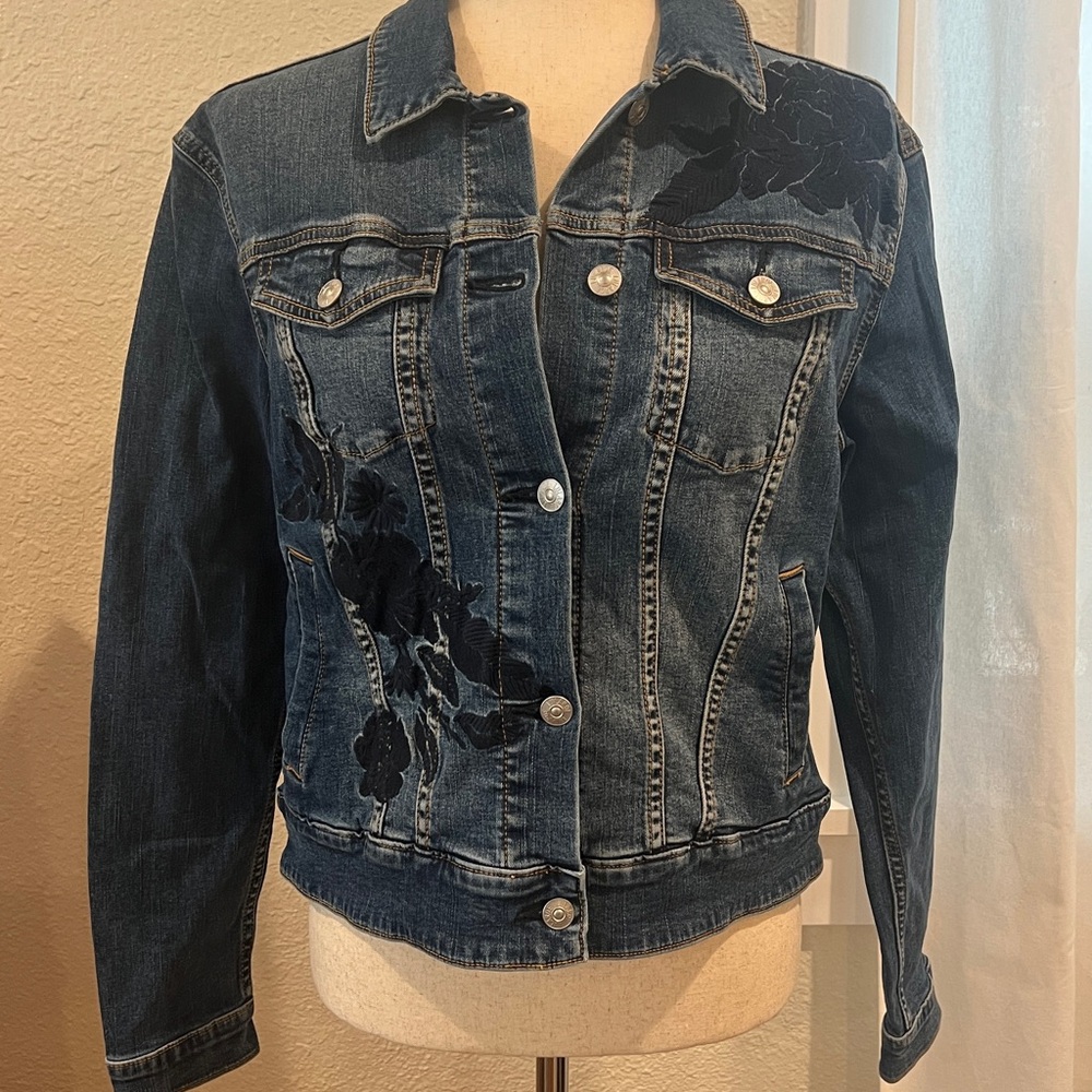 Embroidered Denim Jacket. Dark Blue with Navy Floral Design. Size M. NWT - Picture 7 of 10
